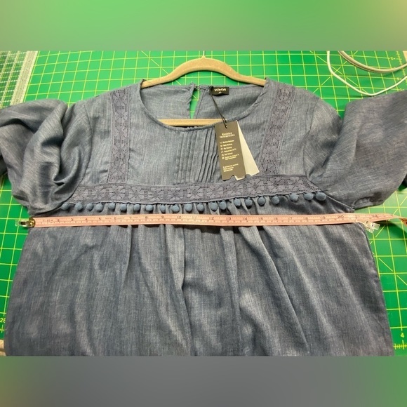 VONDALADY Peasant Style Blouse NWT - Picture 8 of 8